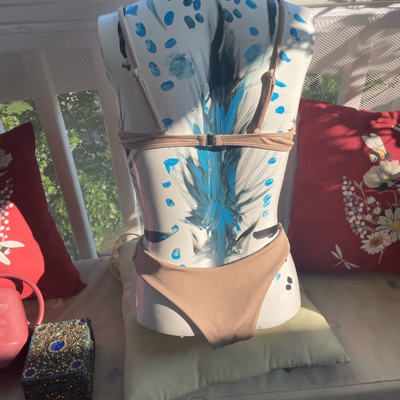 Bathing suit - Picture 2 of 3